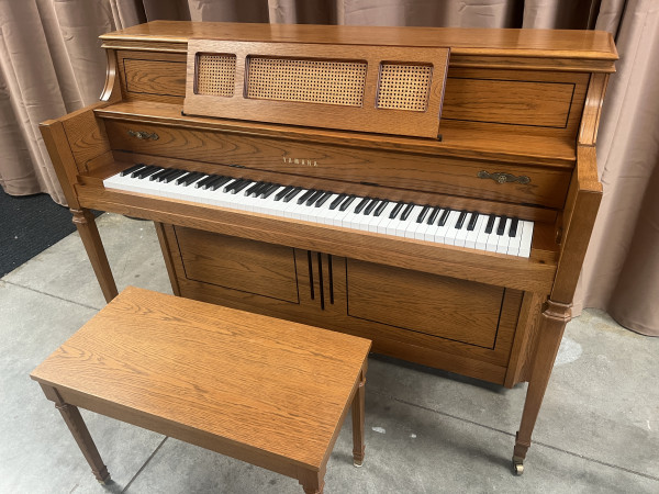 1993 Yamaha M402 console piano - Upright - Console Pianos